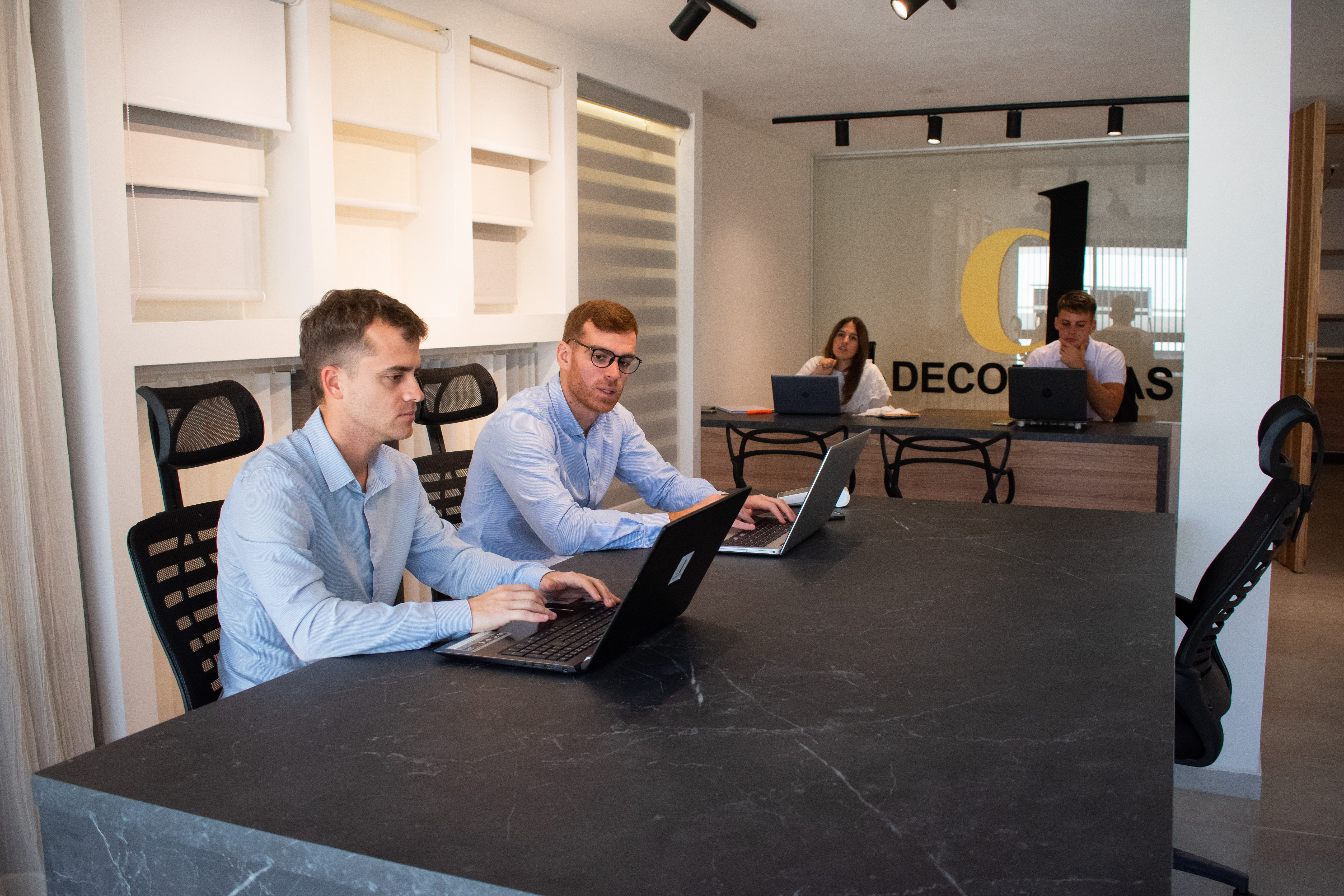 Equipo Decortinas - Oficina y administración